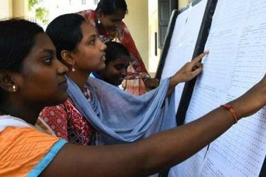 Vụ 20 học sinh Ấn Độ tự tử vì thi trượt: Do phần mềm chấm thi bị lỗi?