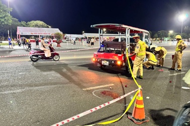 Xe điện du lịch ở Quy Nhơn tông du khách tử vong
