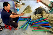 Quảng Nam: Cả làng đổi thay với nghề làm chổi đót