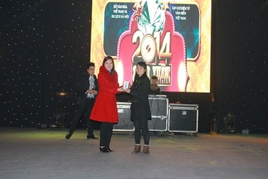 Uống bia và trúng thưởng iPhone 5 đêm giao thừa