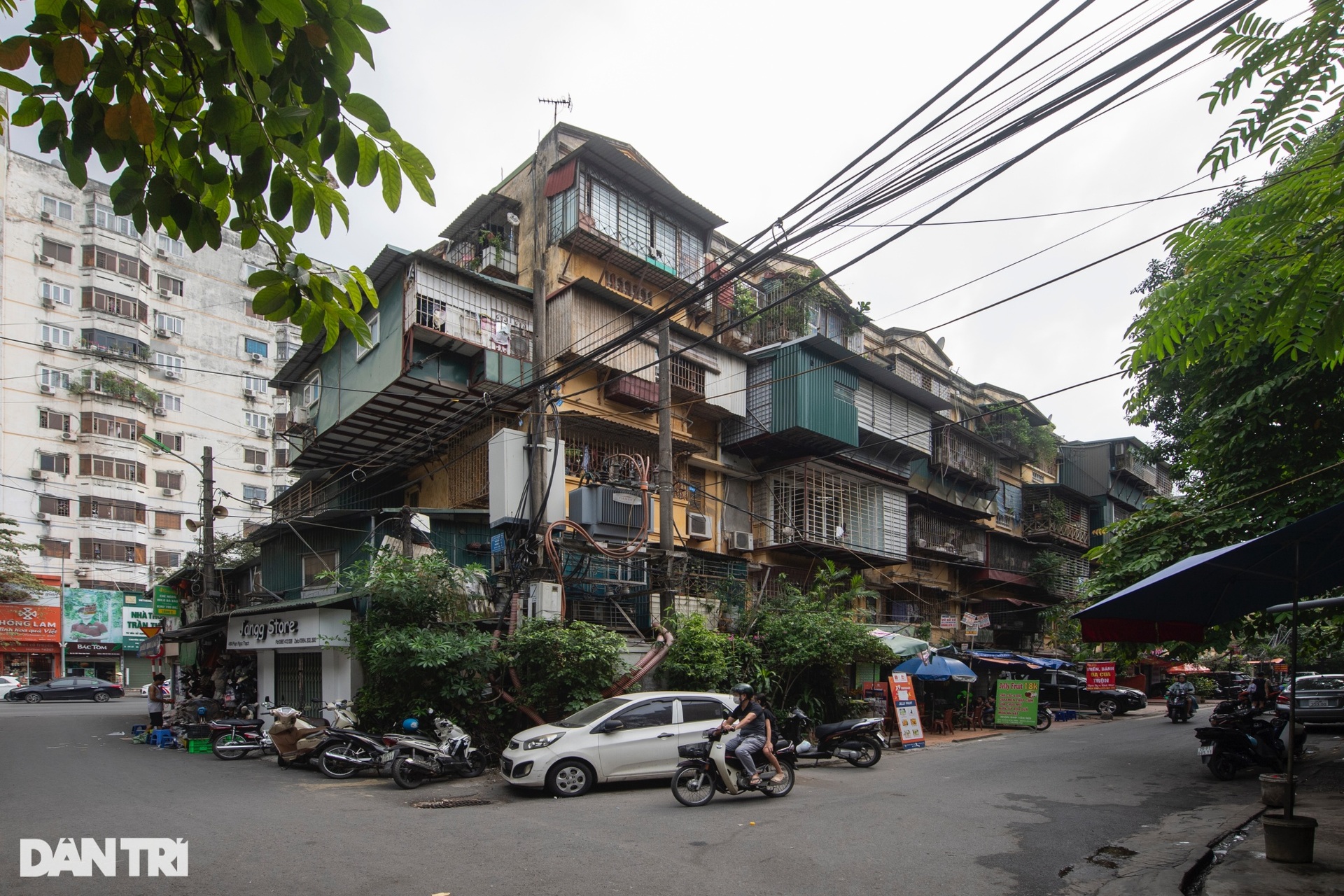 Cận cảnh khu tập thể gần 50 tuổi được Hà Nội chi tiền lập quy hoạch cải tạo - 12 Cận cảnh khu tập thể gần 50 tuổi được Hà Nội chi tiền lập quy hoạch cải tạo - 12