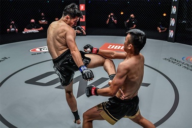 Võ sĩ Trung Quốc bị chỉ trích vì chơi xấu để chiến thắng