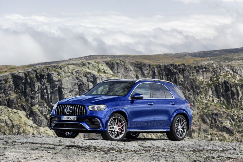 Mercedes-AMG GLE 63 và 63S nghênh chiến BMW X5 M - 10 Mercedes-AMG GLE 63 và 63S nghênh chiến BMW X5 M - 10