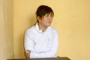 “Nữ quái” xông vào tiệm vàng trộm đồ