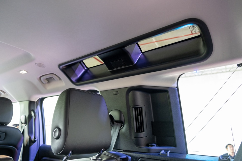 Land Rover Defender giá từ 3,85 tỷ - SUV cho đại gia Việt thích khám phá - 12