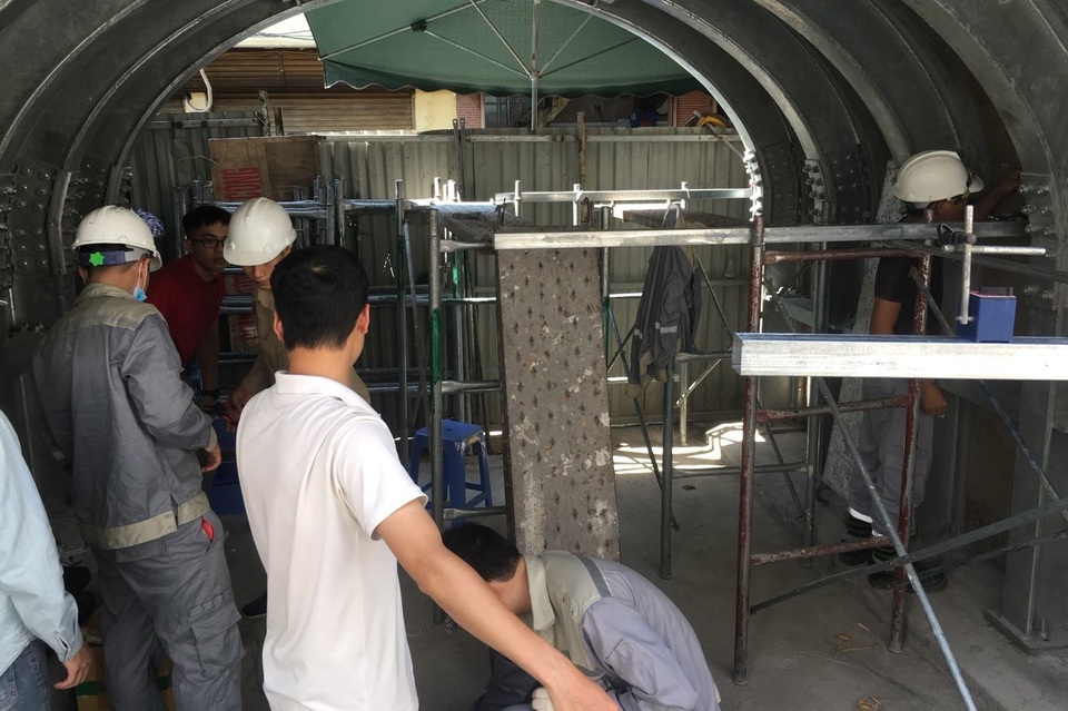 Hà Nội: Cận cảnh quá trình đục thông vòm cầu trăm tuổi tại phố Phùng Hưng - 8 Hà Nội: Cận cảnh quá trình đục thông vòm cầu trăm tuổi tại phố Phùng Hưng - 8