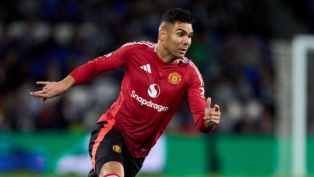 HLV Amorim lên tiếng về tin Man Utd chốt xong bom tấn đầu tiên - 2 HLV Amorim lên tiếng về tin Man Utd chốt xong bom tấn đầu tiên - 2