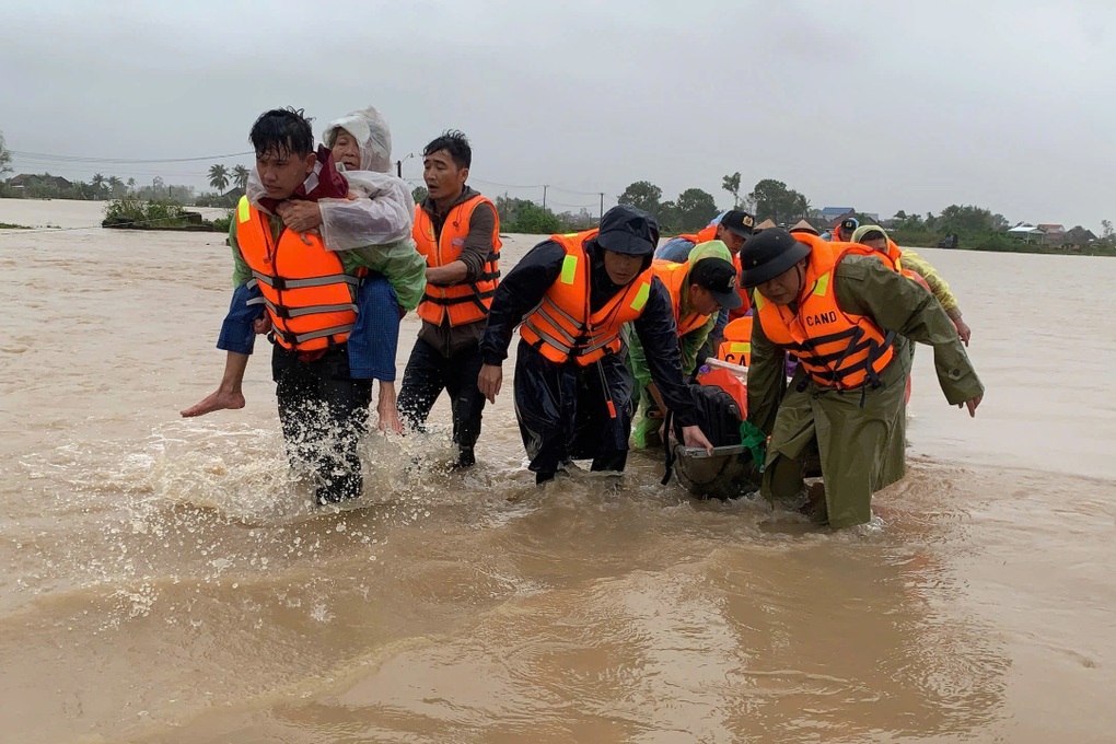 Mưa lũ làm 27 người chết, 8 người mất tích ở Đắk Lắk - 1