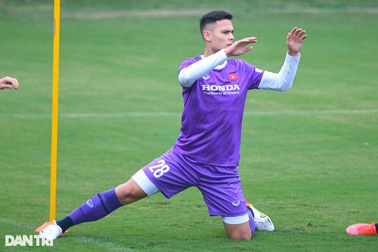 Cơ hội để Adriano Schmidt tỏa sáng ở đội tuyển Việt Nam