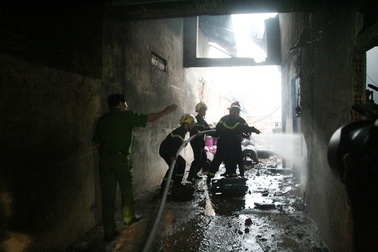 7 tiếng sau vụ nổ kho gas, phát hiện 1 công nhân chết ngạt