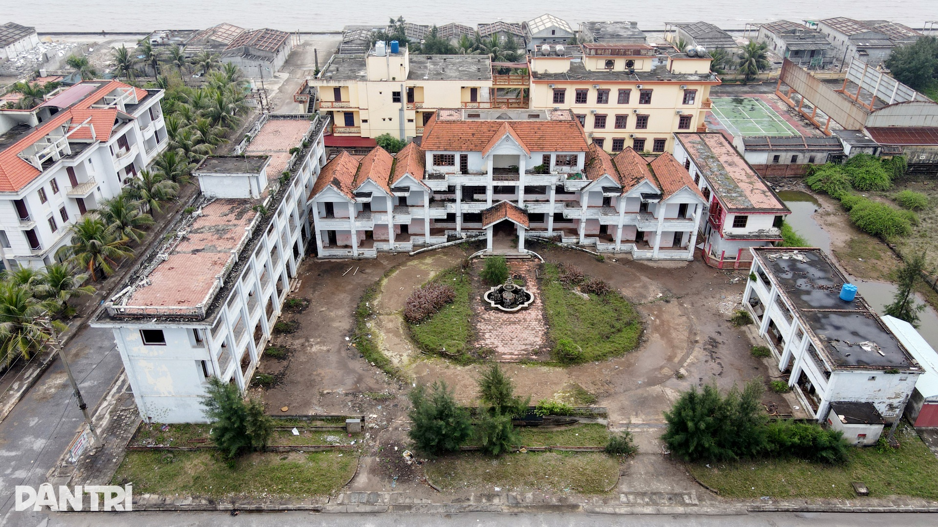 Khách sạn ở thiên đường du lịch biển Quất Lâm: Nơi bỏ hoang, chỗ bán tháo - 4