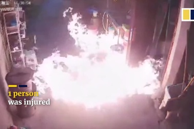 Bếp của nhà hàng bùng cháy vì rò rỉ gas