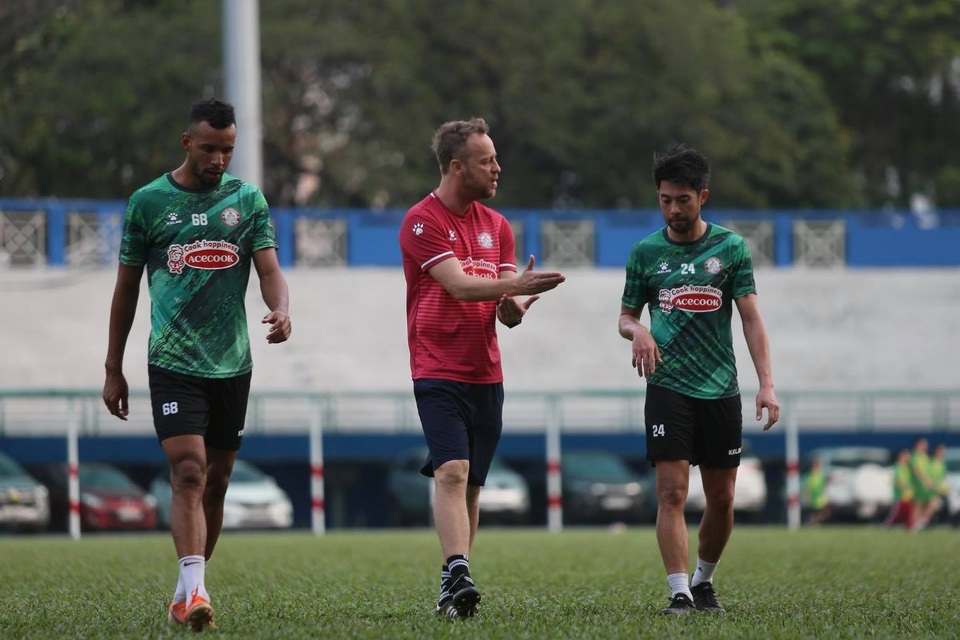 V-League tạm dừng, Lee Nguyễn vẫn tập đến sát Tết - 2 V-League tạm dừng, Lee Nguyễn vẫn tập đến sát Tết - 2