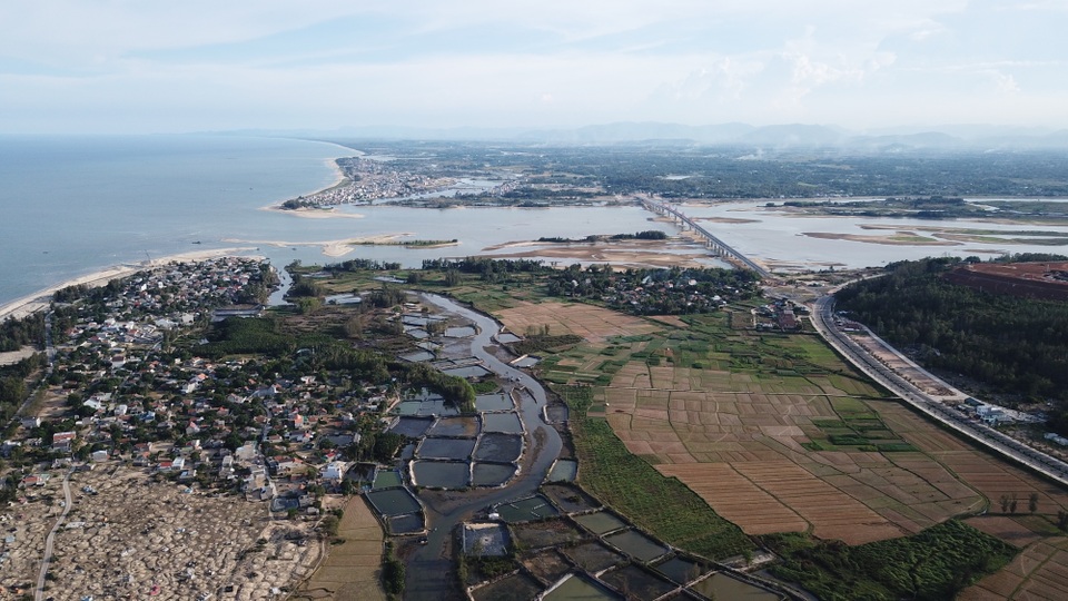 Thông xe cầu nghìn tỷ nối đôi bờ Trà Khúc - 4