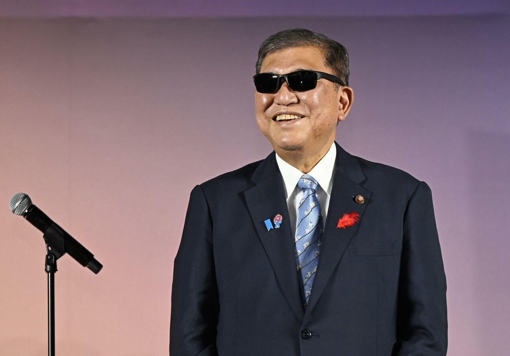 Thủ tướng Nhật Bản nhận giải chính trị gia đeo kính đẹp nhất - 1 Thủ tướng Nhật Bản nhận giải chính trị gia đeo kính đẹp nhất - 1