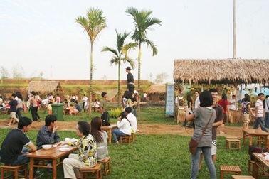 "Bếp Việt trong vườn Huế" hút khách ngày mở màn