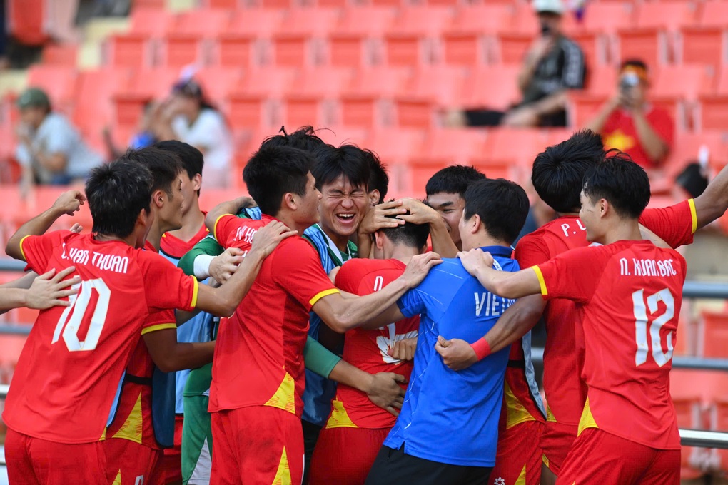 VFF thưởng lớn khi tuyển nữ và U22 Việt Nam vào chung kết SEA Games 33 - 1