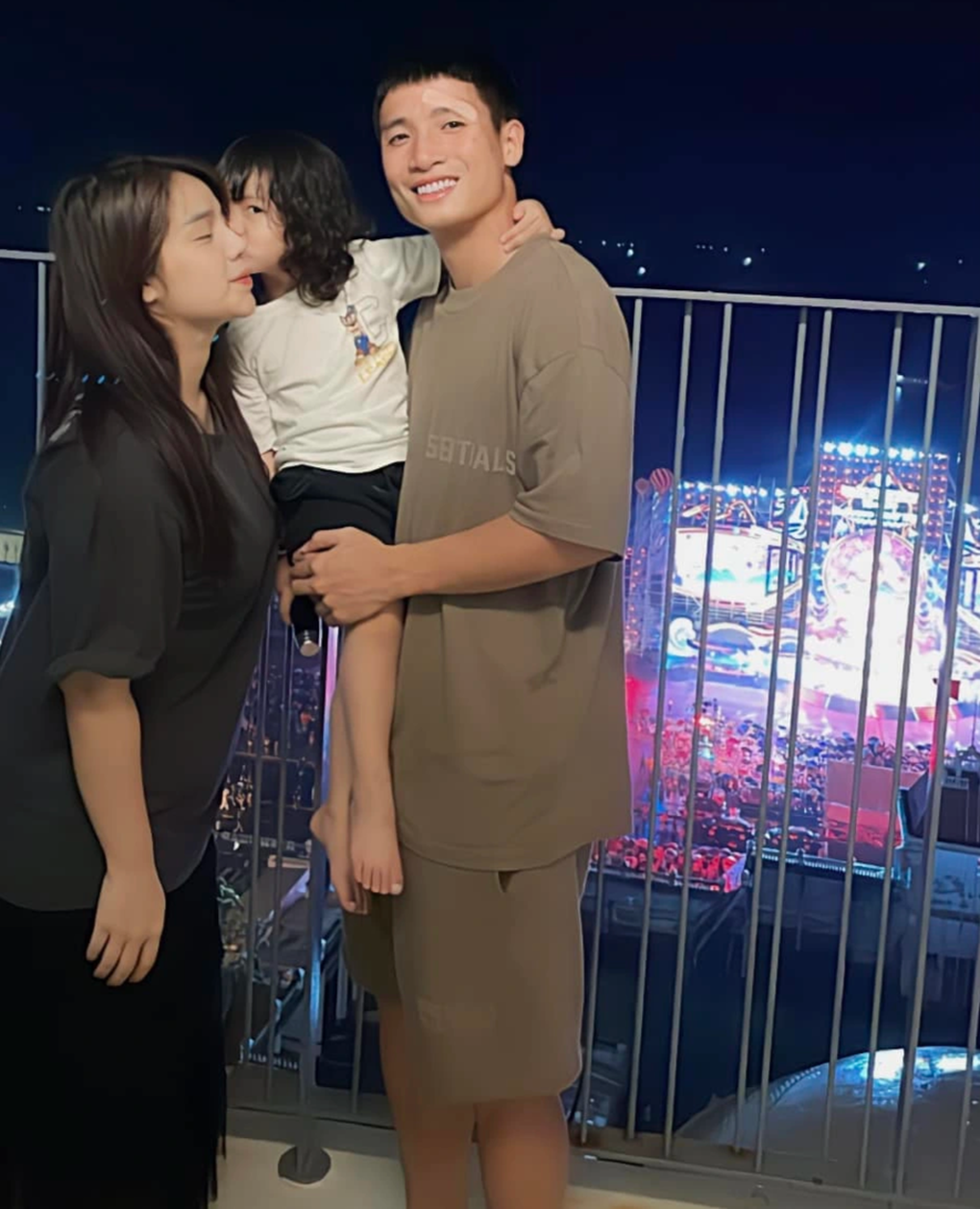Trước tin đồn không mở cửa cho chồng, vợ cầu thủ Bùi Tiến Dũng nói gì? - 1 Trước tin đồn không mở cửa cho chồng, vợ cầu thủ Bùi Tiến Dũng nói gì? - 1