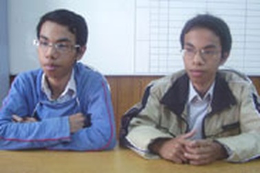 Hai chàng Kiến viết từ điển điện tử sinh vật