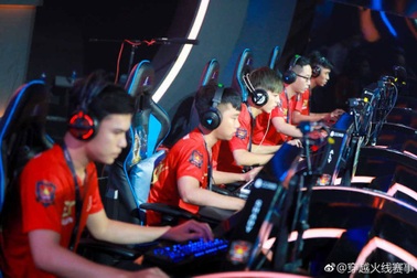 Tuyển eSports Việt Nam vang danh trên đấu trường quốc tế, nhận giải thưởng gần 600 triệu đồng