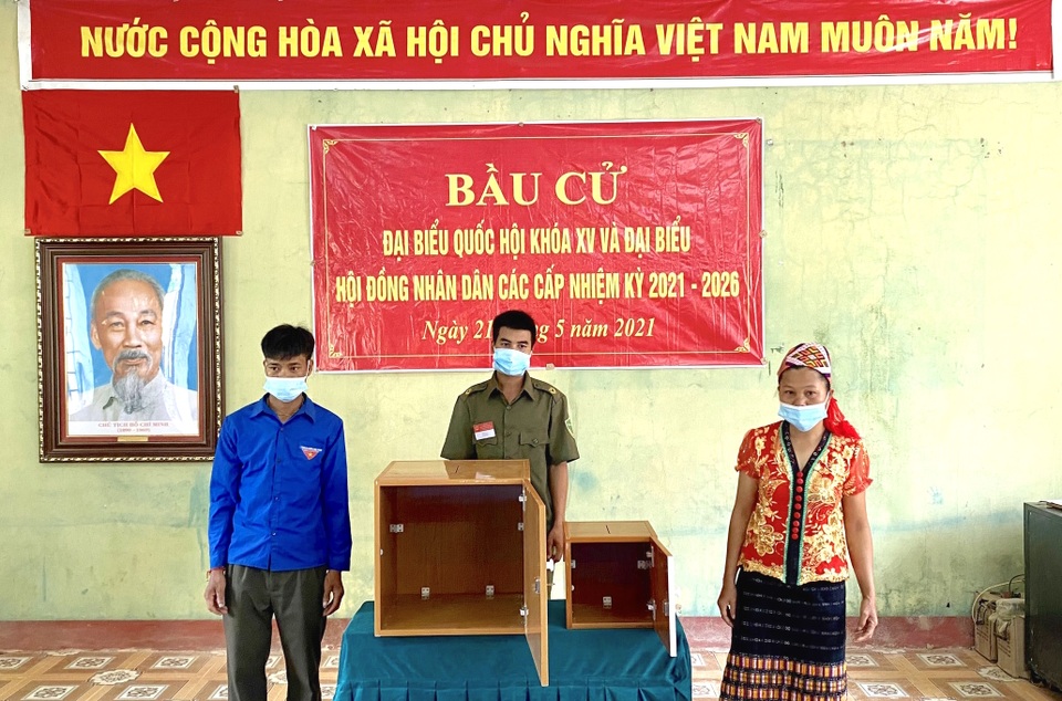 Đi thuyền vượt sông vào vùng lõi vườn quốc gia để bầu cử sớm - 6 Đi thuyền vượt sông vào vùng lõi vườn quốc gia để bầu cử sớm - 6