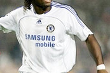18 triệu bảng để Drogba ở lại Chelsea