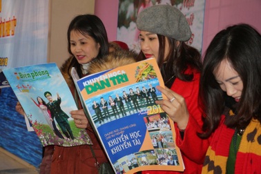 Hội báo Xuân Hà Tĩnh thu hút hàng ngàn độc giả