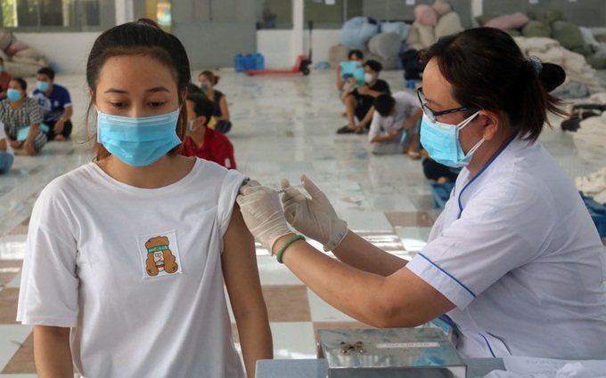 Trà Vinh: Cách chức một giám đốc trung tâm y tế vì tiêm vaccine sai quy định