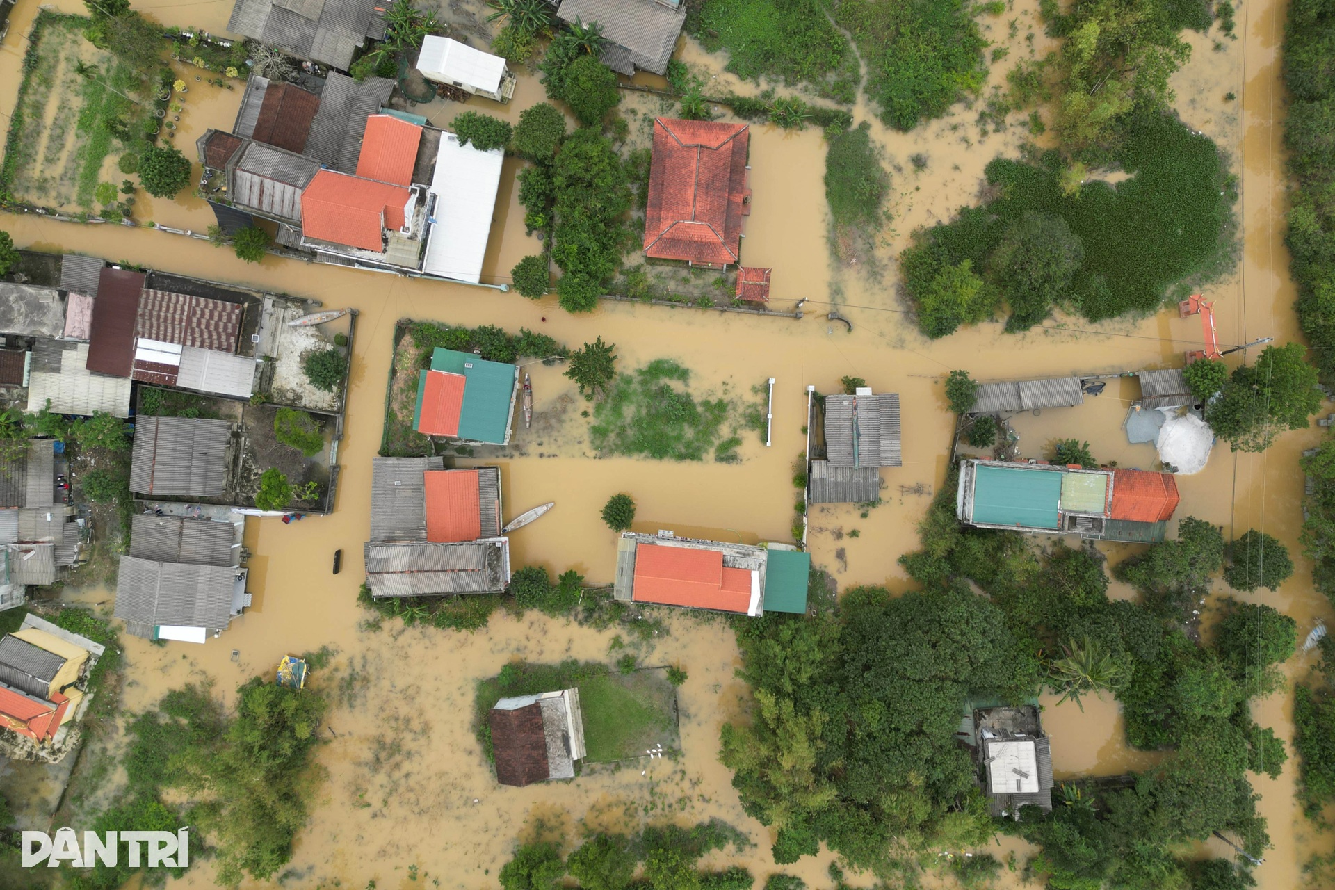 Bên trong ngôi làng bị cô lập triền miên bởi nước lụt - 2 Bên trong ngôi làng bị cô lập triền miên bởi nước lụt - 2