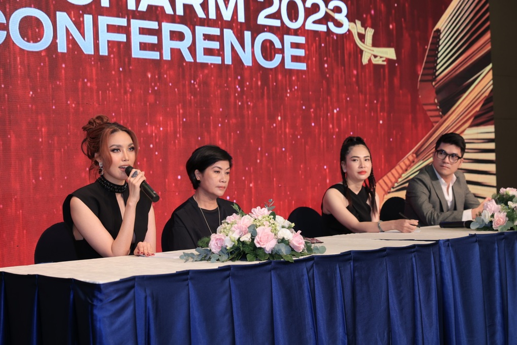 MC Quỳnh Nga Chuyển động 24h từ bỏ quyền đại diện thi Miss Charm - 2 MC Quỳnh Nga Chuyển động 24h từ bỏ quyền đại diện thi Miss Charm - 2
