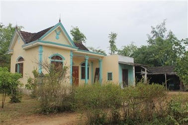 Bố chém con ruột đứt lìa bàn tay