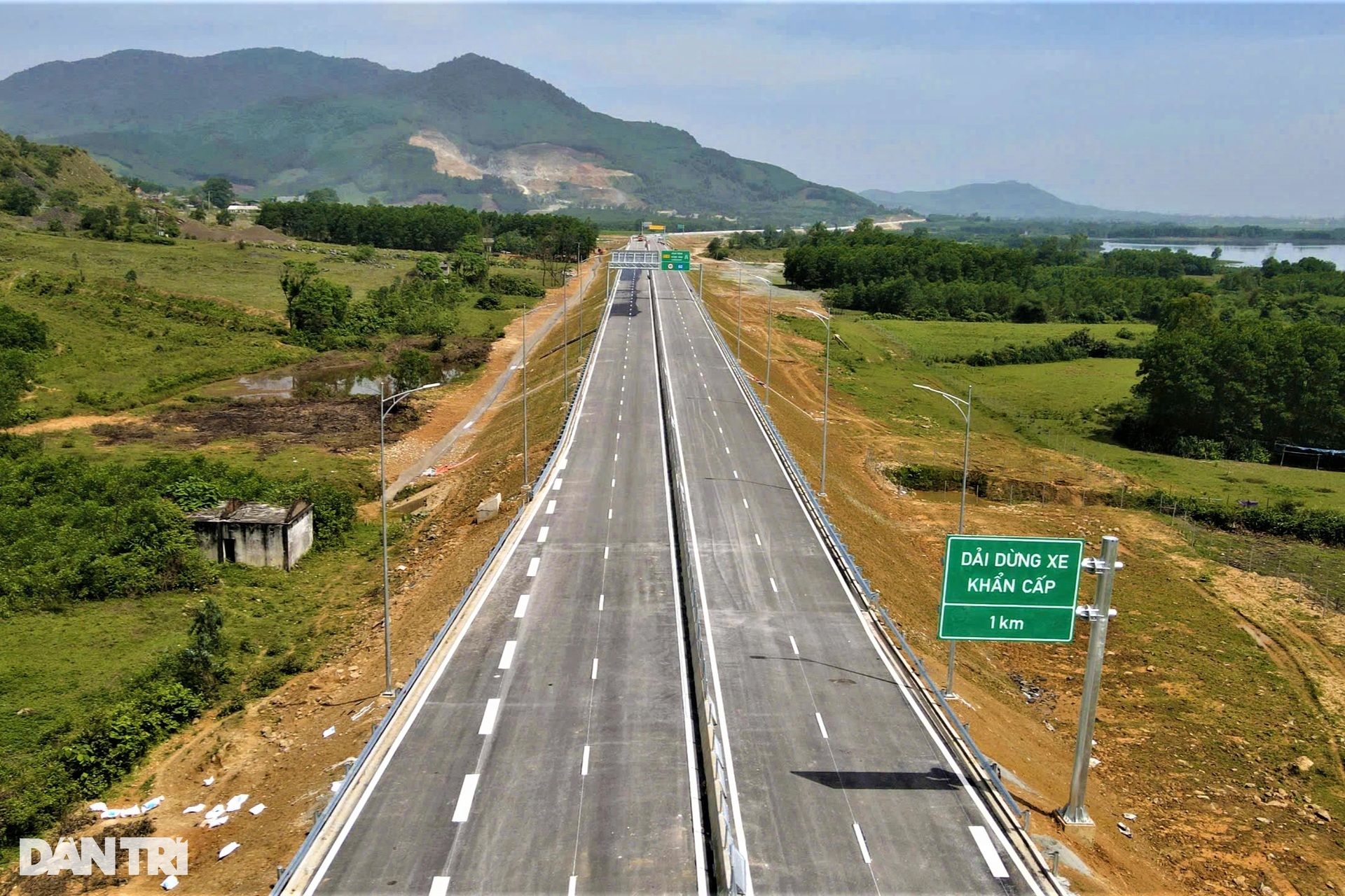 Toàn cảnh cao tốc kết nối đến phía nam Hà Tĩnh, nhiều đoạn xuyên đồi - 4 Toàn cảnh cao tốc kết nối đến phía nam Hà Tĩnh, nhiều đoạn xuyên đồi - 4