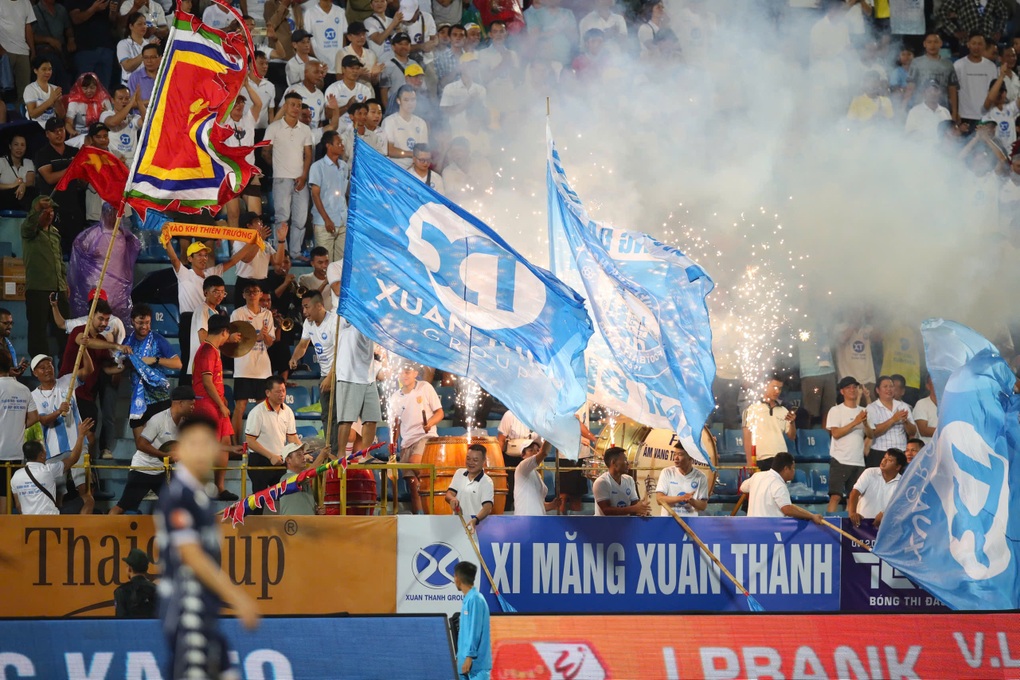 Thắng kịch tính Hải Phòng, CLB Nam Định khởi đầu V-League thuận lợi - 1 Thắng kịch tính Hải Phòng, CLB Nam Định khởi đầu V-League thuận lợi - 1