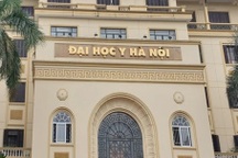 Hiệu trưởng Đại học Y Hà Nội bị tố gạ tình sinh viên: Nhà trường nói gì?