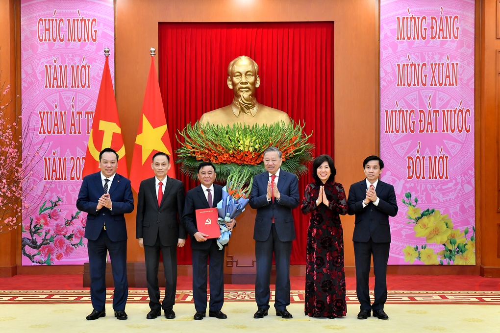 Số lượng, cơ cấu nhân sự 4 đảng bộ trực thuộc Trung ương nhiệm kỳ mới - 1 Số lượng, cơ cấu nhân sự 4 đảng bộ trực thuộc Trung ương nhiệm kỳ mới - 1