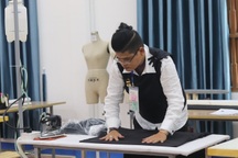 Sinh viên, người lao động cùng tranh tài kỹ năng nghề Công nghệ Thời trang