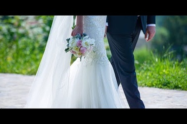 Cặp đôi gửi hóa đơn đòi tiền khách mời vì không... dự đám cưới