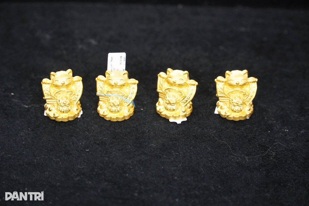 Chi tiền mua vàng sớm nhưng chờ ngày vía Thần Tài mới đến nhận - 5 Chi tiền mua vàng sớm nhưng chờ ngày vía Thần Tài mới đến nhận - 5