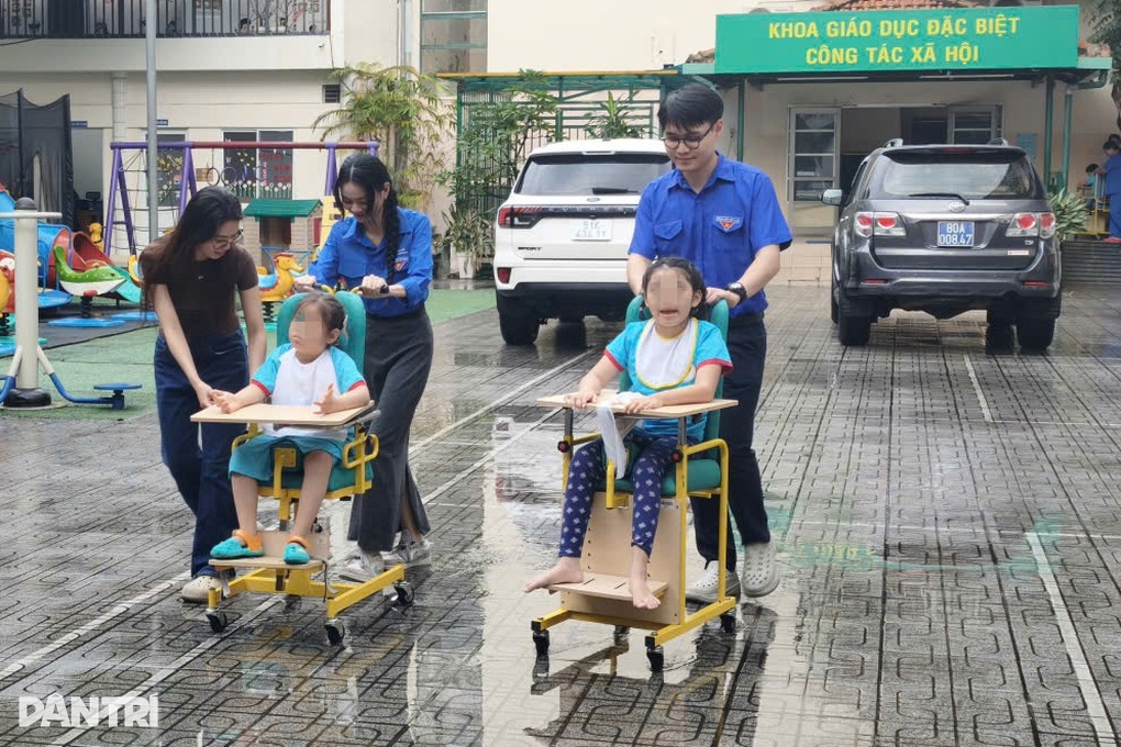 Cuộc sống người khuyết tật còn hạn chế, lãnh đạo Bộ Y tế nêu 5 việc cần làm - 1