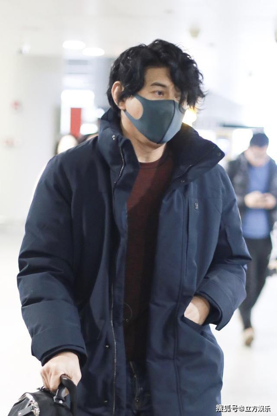 Ngô Kỳ Long đón năm mới cùng Lưu Thi Thi, đánh tan tin đồn ngoại tình - 4 Ngô Kỳ Long đón năm mới cùng Lưu Thi Thi, đánh tan tin đồn ngoại tình - 4