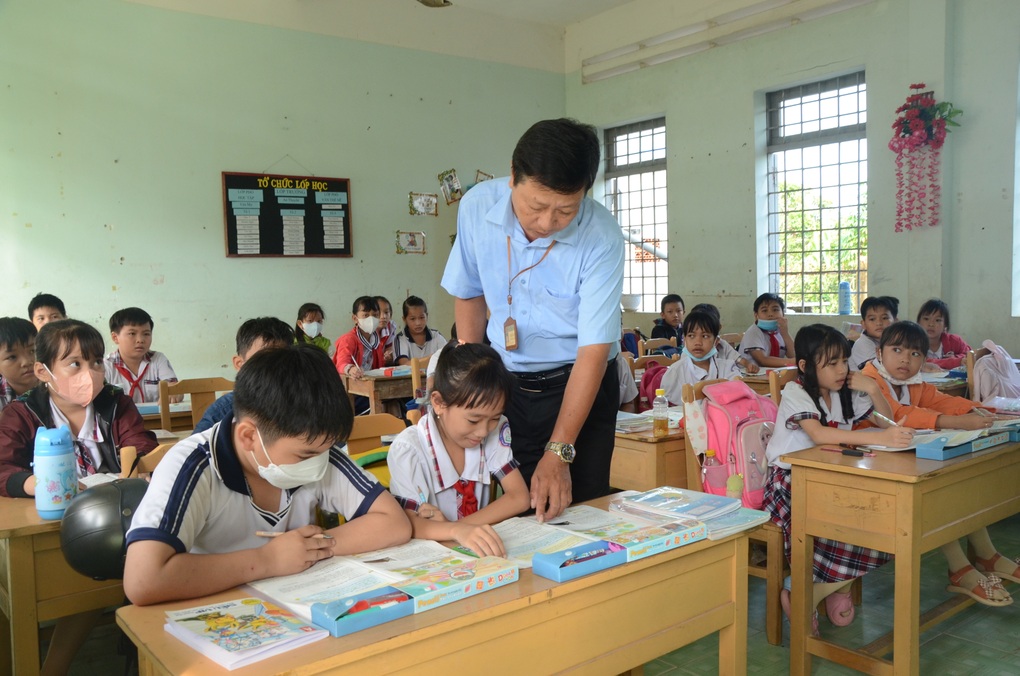 Các tỉnh mạnh tay dẹp lạm thu, yêu cầu công khai bằng văn bản - 3 Các tỉnh mạnh tay dẹp lạm thu, yêu cầu công khai bằng văn bản - 3