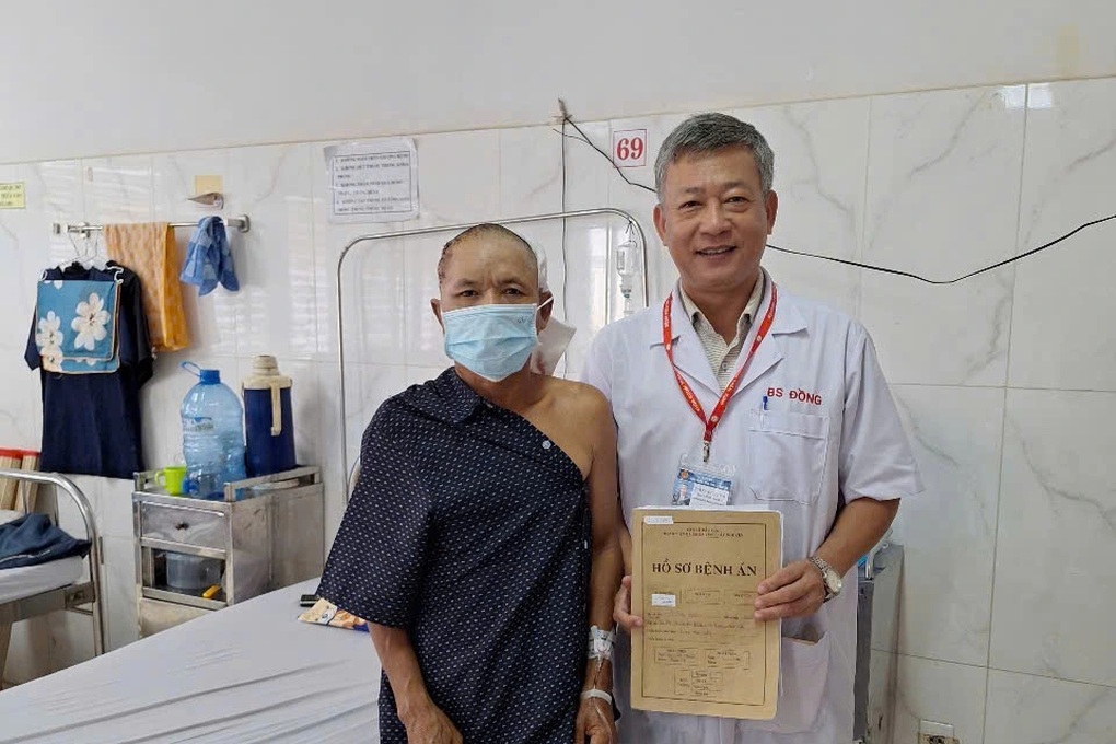 Khối u khổng lồ mọc trên đầu người đàn ông ở Đắk Lắk - 2 Khối u khổng lồ mọc trên đầu người đàn ông ở Đắk Lắk - 2