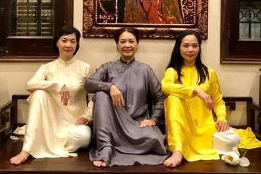 Nhan sắc đáng ngưỡng mộ ở tuổi ngoài 50 của Lê Vân, Lê Khanh, Lê Vi