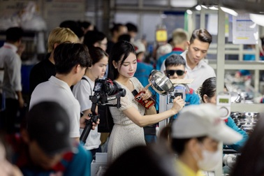 Hơn 30 KOL tham quan hệ thống nhà máy hiện đại của Tập đoàn SUNHOUSE