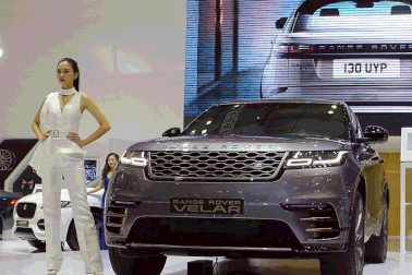 Chỉ sau nửa năm ra đời, Range Rover Velar đã có mặt tại Việt Nam