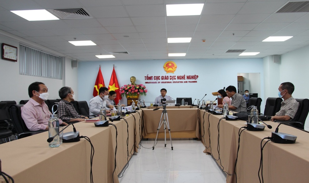 Thẩm định chương trình bồi dưỡng cán bộ quản lý về giáo dục nghề nghiệp - 1 Thẩm định chương trình bồi dưỡng cán bộ quản lý về giáo dục nghề nghiệp - 1