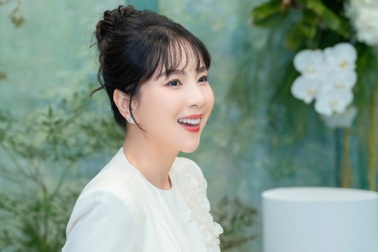 MC Mai Ngọc rạng rỡ trong lễ dạm ngõ với chồng doanh nhân