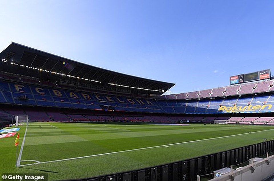 Real Madrid hạ gục Barcelona tại Nou Camp - 20 Real Madrid hạ gục Barcelona tại Nou Camp - 20