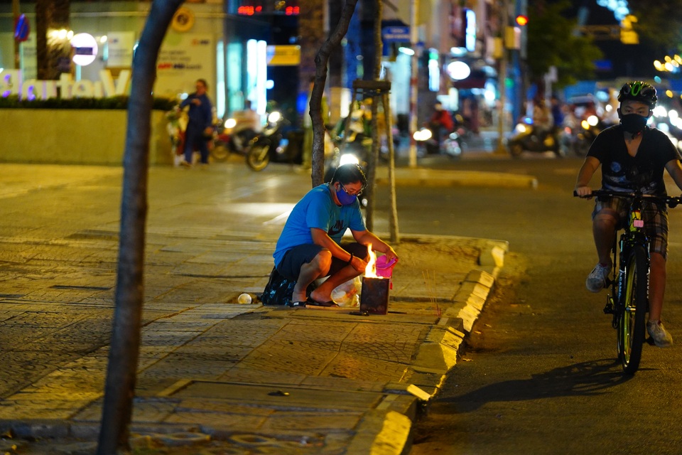 Hình ảnh những hàng quán tê liệt vì dịch bệnh - 12 Hình ảnh những hàng quán tê liệt vì dịch bệnh - 12