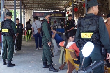 Hơn 100 cảnh sát phá đường dây cá độ bóng đá hàng chục tỷ đồng ở Bình Thuận